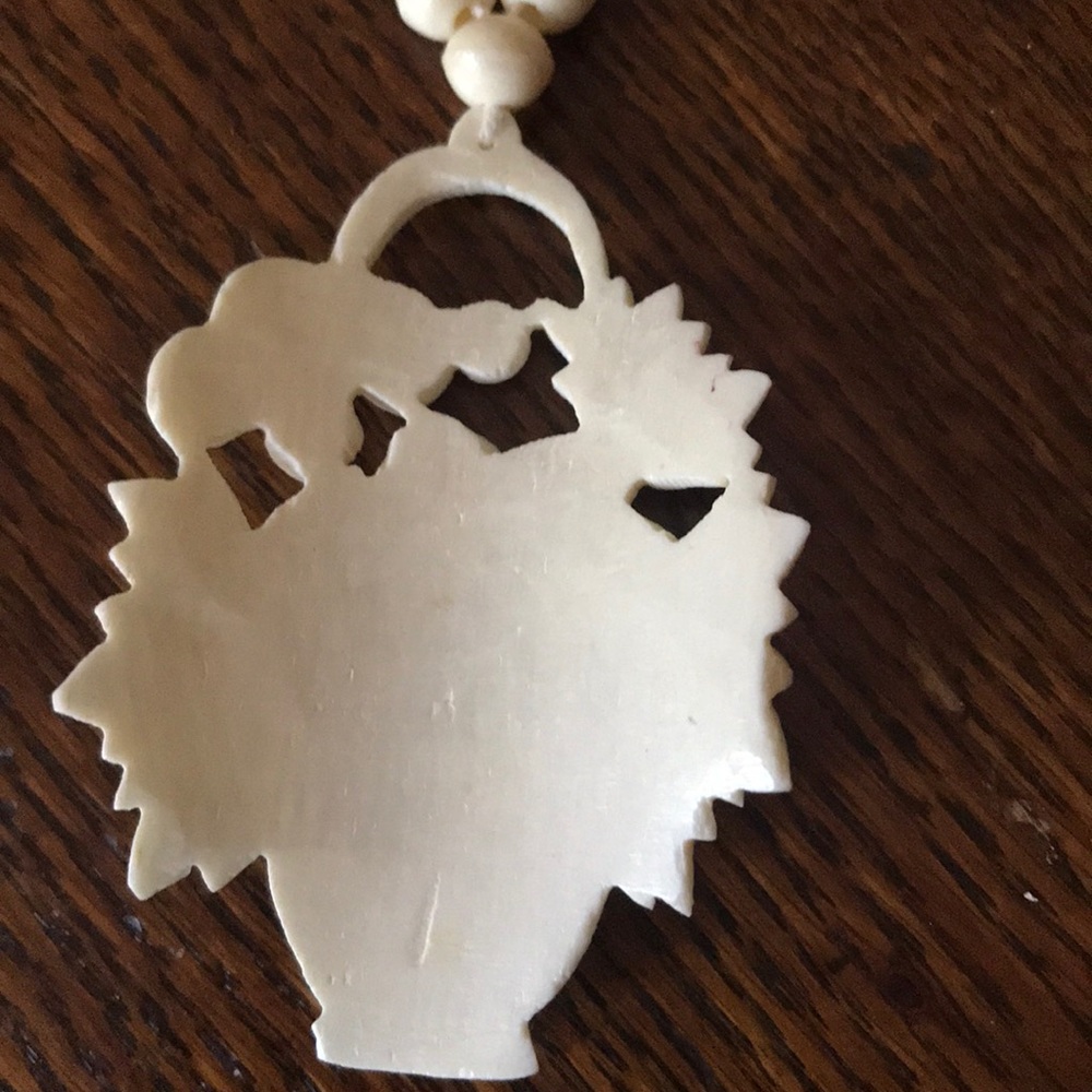 “VINTAGE” FLORAL BASKET” PENDANT Necklace. - Picture 11 of 16